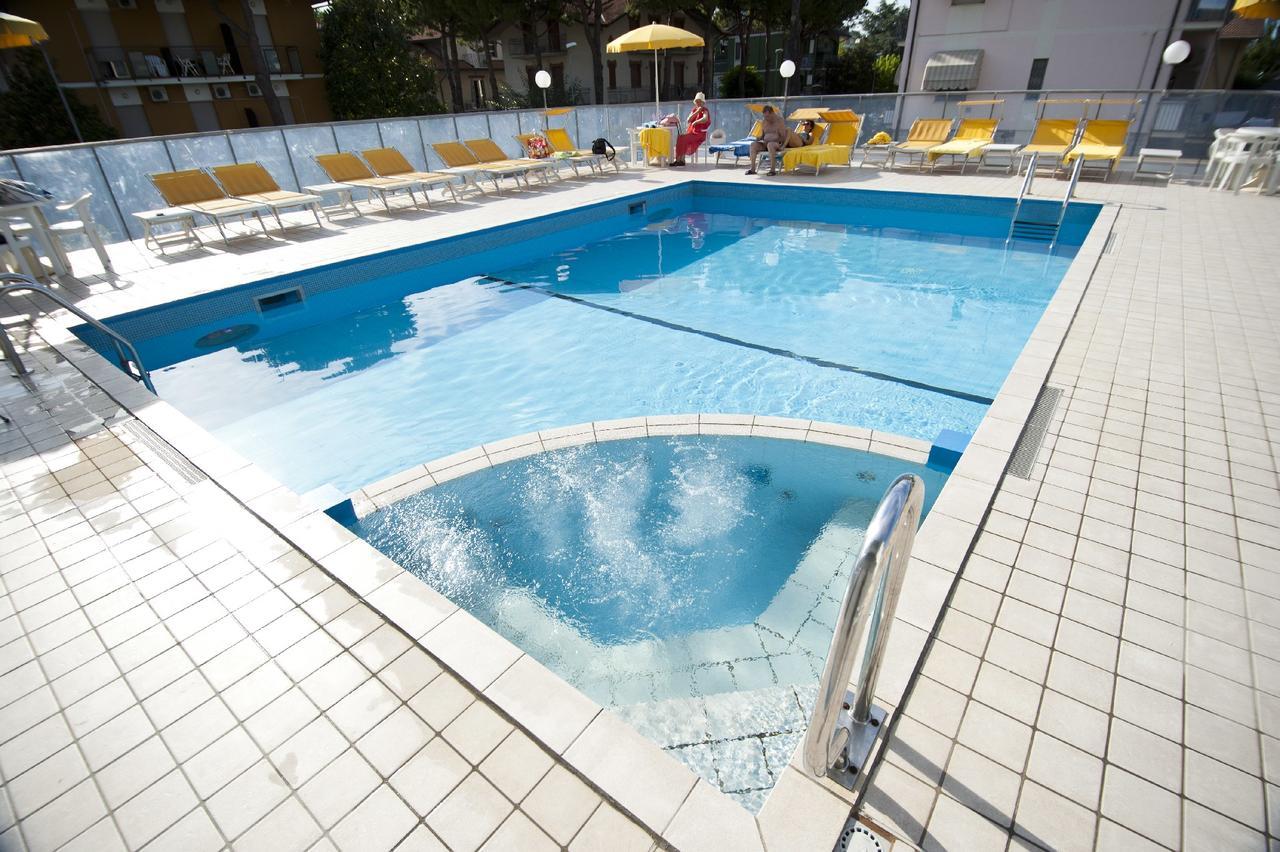 Hotel Giunchi Cervia Bagian luar foto